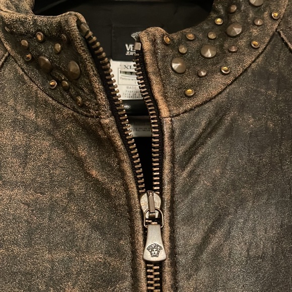 Versace XL - Picture 9 of 12